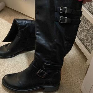 Mid/knee boot. Black with accent buckles